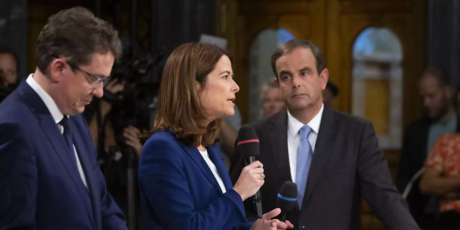 Die Spitzenvertreter von drei Bundesratsparteien (v.l.n.r. Albert Rösti, SVP, Petra Gössi, FDP, und Gerhard Pfister, CVP) während der Elefantenrunde der Parteipräsidenten in Bundeshaus in Bern.  Die Grünen werden bei nächster Gelegenheit Anspruch auf einen Sitz im Bundesrat geltend machen.