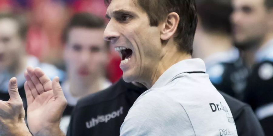 Pfadis Trainer Adrian Brüngger treibt sein Team an
