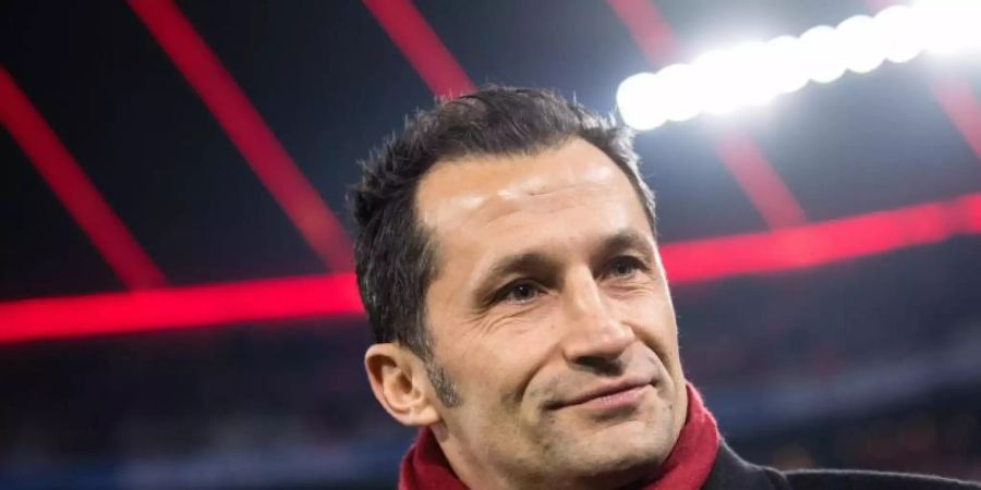 Hasan Salihamidzic wollte sich nicht gross zur Zukunft von Bayern-Trainer Hansi Flick äussern. Foto: Matthias Balk/dpa