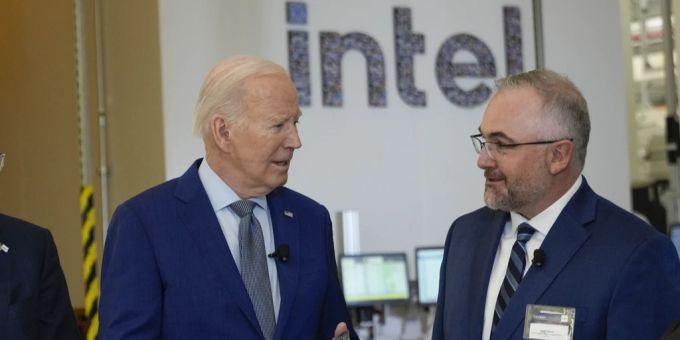 Joe Biden investiert in die US-Chipindustrie und in Intel. Joe Biden