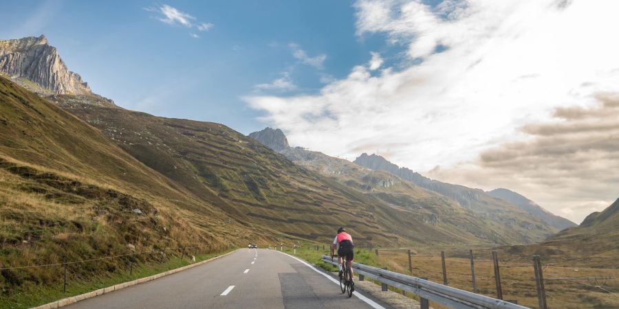 Monika Sattler auf ihrem Velo