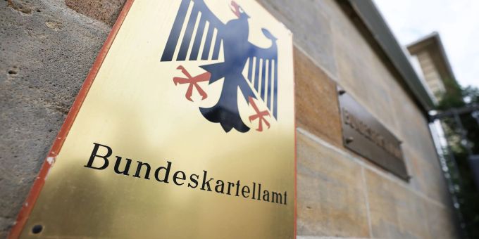Das Bundeskartellamt will die Entwicklung der Kraftstoffpreise in den kommenden Tagen und Wochen genau im Blick behalten. Das Bundeskartellamt will die Entwicklung der Kraftstoffpreise in den kommenden Tagen und Wochen genau im Blick behalten.