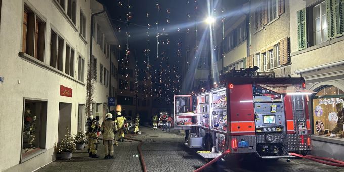 Rapperswil-Jona: Brand in Mehrfamilienhaus. Brand in Mehrfamilienhaus