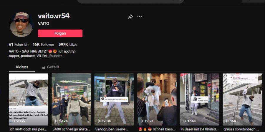 Auf TikTok postet der 24-Jährige viel Musik-Content. Er promotet aber auch den Verkauf seiner T-Shirts.