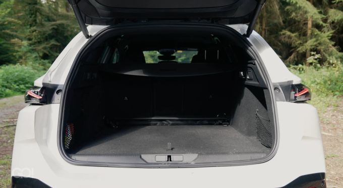 Der geräumige Kofferraum hat Cyndie beim Peugeot 308 besonders gut gefallen. Peugeot 308
