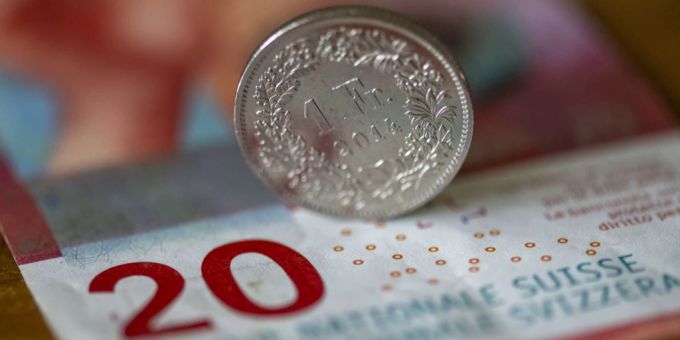 Der Schweizerische Gewerkschaftsbund fordert einen Mindestlohn von 5000 Franken für Leute mit Lehre. (Symbolbild) Mindestlohn