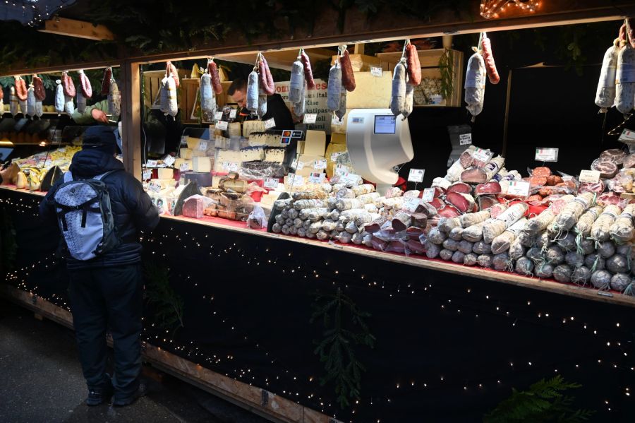 Am nächsten Wochenende warten 200 Stände auf die Besuchenden. Damit ist der Rapperswiler Christkindmarkt einer der drei grössten in der Schweiz.