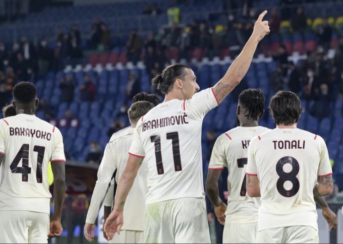 Zlatan Ibrahimovic beendete seine Karriere bei Milan im letzten Sommer. Zlatan Ibrahimovic
