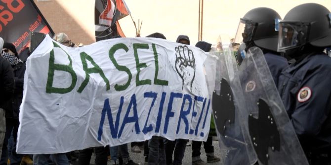 Demonstrationen Basel Nazifrei Mass-Voll