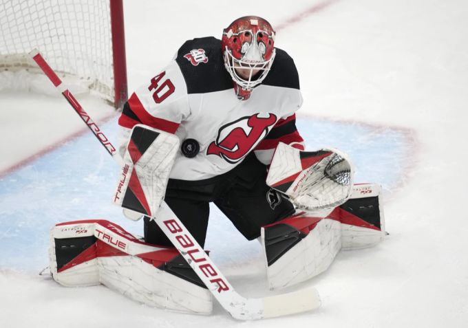 Akira Schmid von den New Jersey Devils erlebt gegen Buffalo keinen guten Abend. (Archivbild) New Jersey Devils