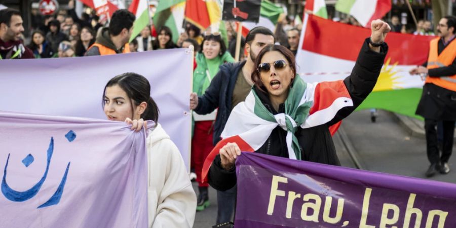 Auch in der Schweiz gab es Friedensdemonstrationen für den Iran, so zum Beispiel im November des vergangenen Jahres in Zürich. (Archivbild)