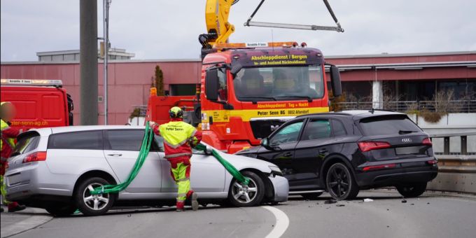 In Lachen SZ kam es am Donnerstagnachmittag zu einem Verkehrsunfall. lachen sz