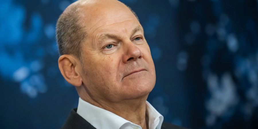 Bundeskanzler Olaf Scholz sieht die Europäische Kommission in der Verantwortung, einen Vorschlag zum Einsatz von E-Fuels nach 2035 zu machen.