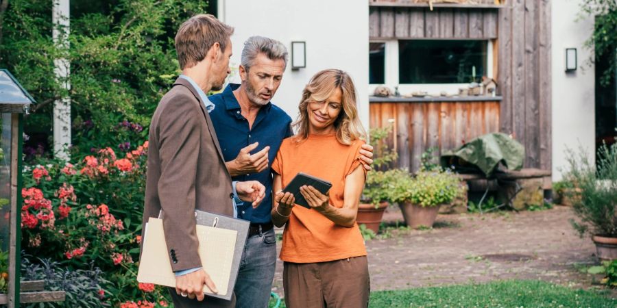 Wo gibt es Möglichkeiten, unser Haus energieeffizienter zu gestalten? Ein Energieberater kann das analysieren.