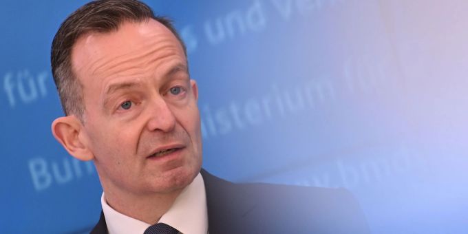 Bundesverkehrsminister Volker Wissing warnt mit Blick auf die geplante Abgasnorm Euro 7 vor einer zu scharfen Regulierung. Bundesverkehrsminister Volker Wissing warnt mit Blick auf die geplante Abgasnorm Euro 7 vor einer zu scharfen Regulierung.
