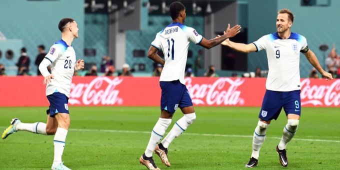 Foden, Rashford, Kane und Co. treffen an der WM 2022 in Katar im zweiten Gruppenspiel auf die USA. Im Fernsehen läuft die Partie am Freitagabend auf SRF zwei. Zeitgleich findet die Männer-Abfahrt in Lake Louise statt. wm 2022 marco odermatt