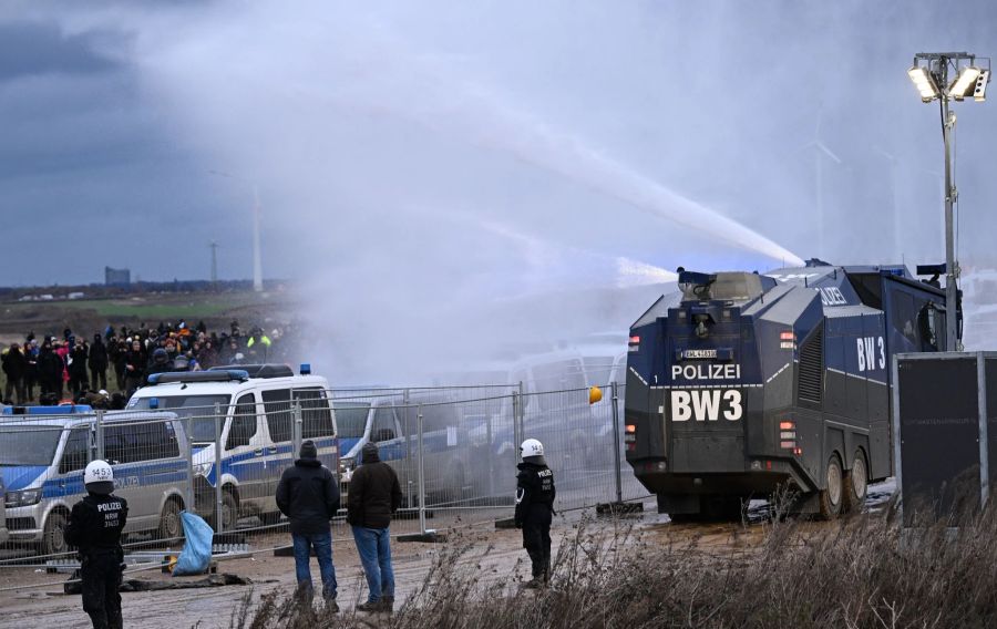 Auseinandersetzungen mit der Polizei