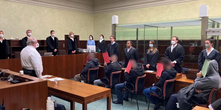 Die Angeklaten zum Beginn des Prozesses Mitte November im Gerichtssaal des Berliner Kammergerichts.