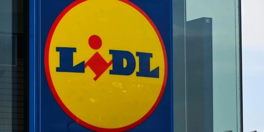 Logo von Lidl an einem Supermarkt