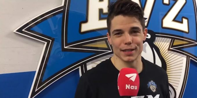 Reto Suri vom EV Zug hielt sich nach dem Spiel mit Kritik an den Schiris zurück. Suri EV Zug
