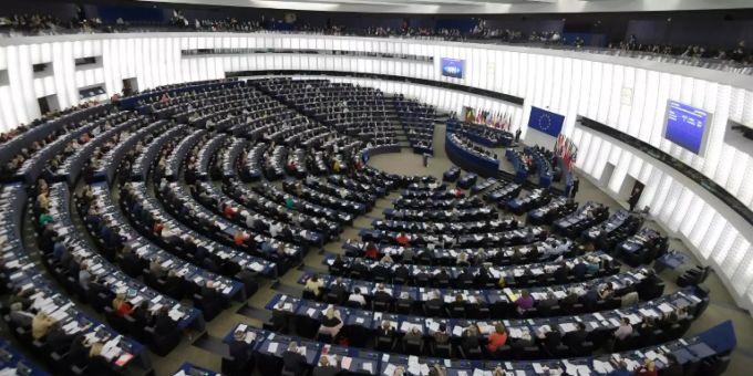 Umstritten - EU-Parlament nimmt Urheberrechtsreform an