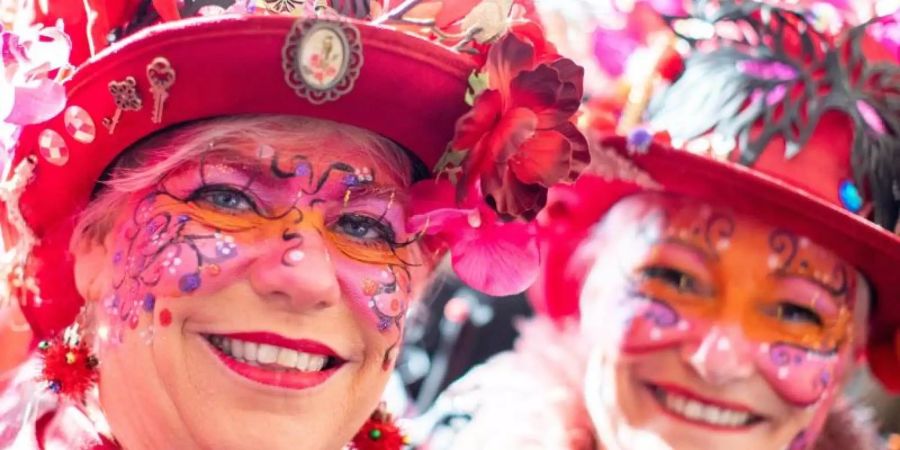 Weiberfastnacht in Düsseldorf. Foto: Marcel Kusch