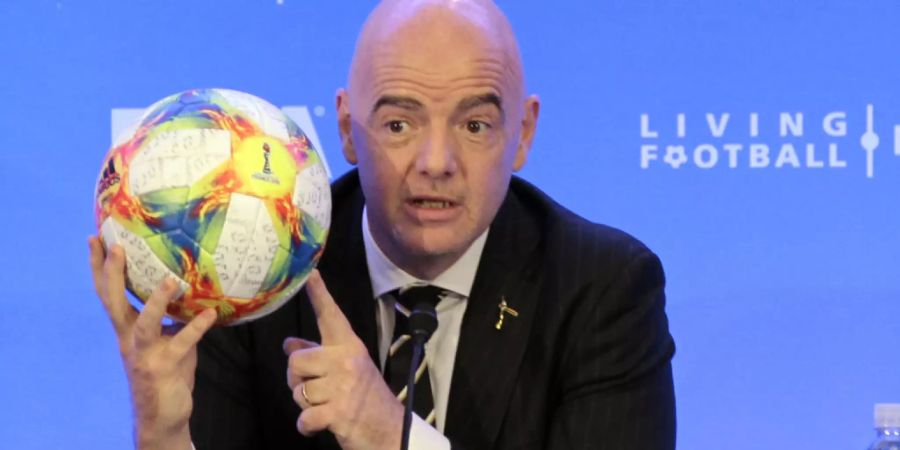 Strebt weiterhin eine WM mit 48 Mannschaften schon 2022 an: FIFA-Präsident Gianni Infantino