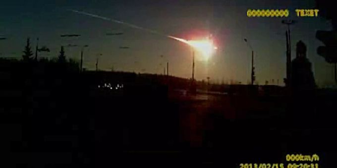 Im Februar 2013 explodierte ein Meteorit über der Stadt Tscheljabinsk. Asteroid Meteorit Tscheljabinsk