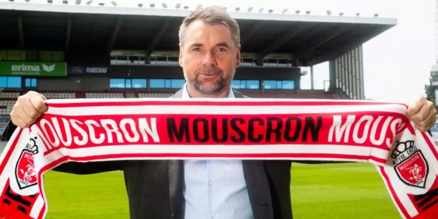 Bernd Hollerbach ist der neue Trainer des belgischen Clubs Royal Excel Mouscron. Foto: Bruno Fahy/BELGA