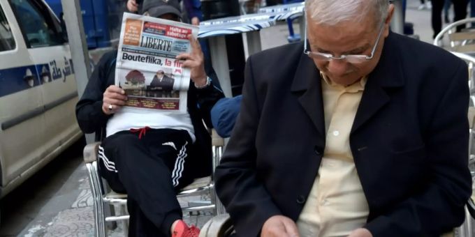 «Bouteflika, das Ende» lautete die Schlagzeile in Algier «Bouteflika, das Ende» lautete die Schlagzeile in Algier