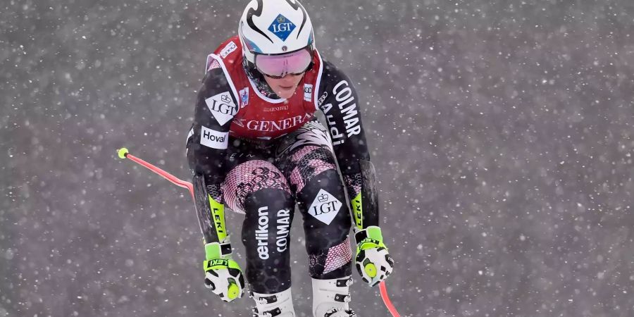 Tina Weirather zeigt in St. Moritz ein gutes Rennen und wird Dritte.