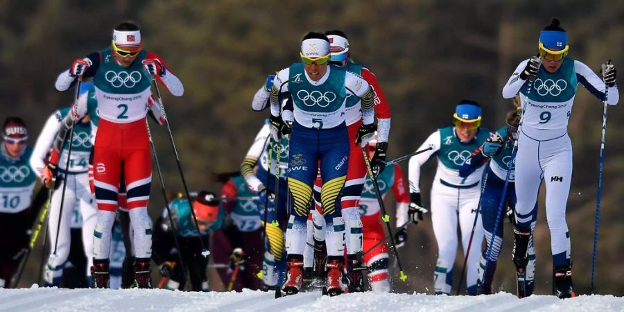 Die ersten Medaillen wurden beim Skiathlon der Frauen verteilt.