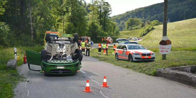 REGA, Feuerwehr und Polizei waren vor Ort. REGA, Feuerwehr und Polizei waren vor Ort.