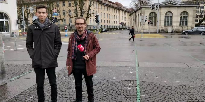 Mit einem Referendum - Dieser junge Linke will Sozialdetektive stoppen