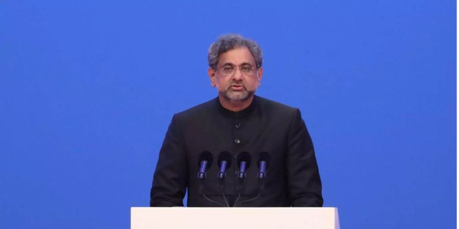 Shahid Khaqan Abbasi tritt ab und übergibt die Regierung vorübergehend an Nasirul Mulk.