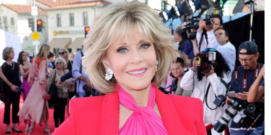 Jane Fonda hilft gerne ein wenig nach.