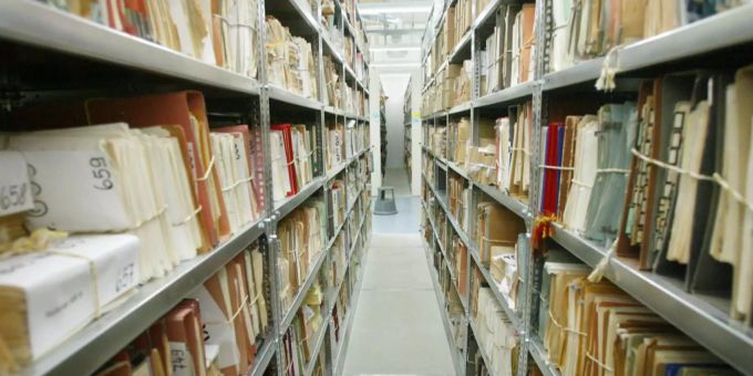 Das ist nur ein kleiner Teil der Millionen Artefakte in der BStU (Behörde des Bundesbeauftragten für Stasi-Unterlagen). Einige werden bald in der neuen Ausstellung gezeigt. Das ist nur ein kleiner Teil der Millionen Artefakte in der BStU (Behörde des Bundesbeauftragten für Stasi-Unterlagen). Einige werden bald in der neuen Ausstellung gezeigt.