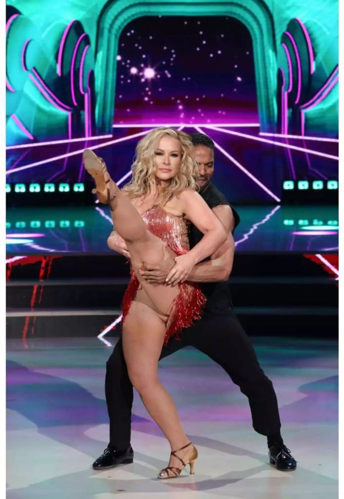 Anastacia ist der grosse Star in der Tanzshow im italienischen Fernsehen. Anastacia ist der grosse Star in der Tanzshow im italienischen Fernsehen.