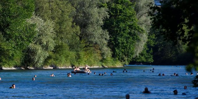 Der vermisste Mann begab sich am Samstagabend beim Dählhölzli in die Aare. Der vermisste Mann begab sich am Samstagabend beim Dählhölzli in die Aare.