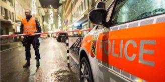 In Gampelen BE - Fussgängerin von Traktoranhänger erfasst