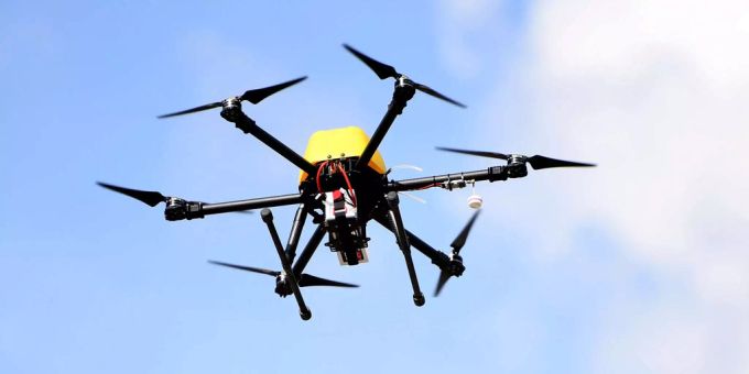 Skyguide möchte, dass Drohnen ab 2019 mit Namen und Handynummern der Piloten registriert werden. Skyguide möchte, dass Drohnen ab 2019 mit Namen und Handynummern der Piloten registriert werden.