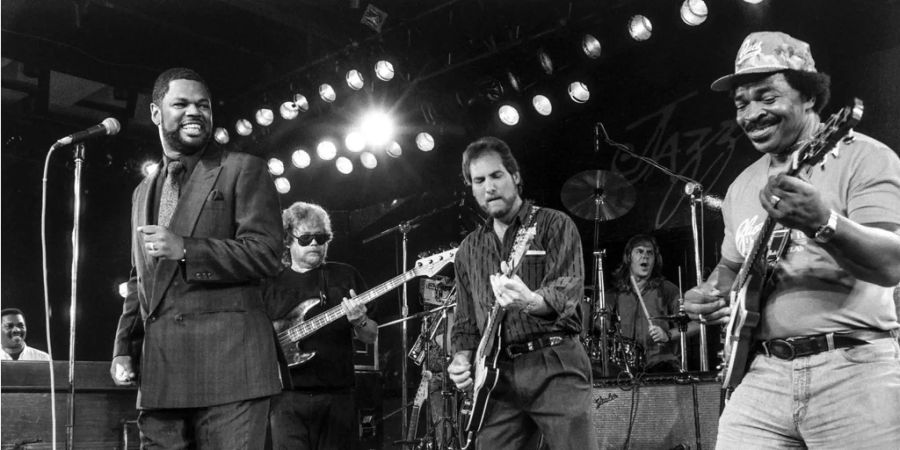 Mit Spass bei der Sache: Matt Murphy (rechts) mit The Blues Brothers 1988 am Montreux Jazz Festival.