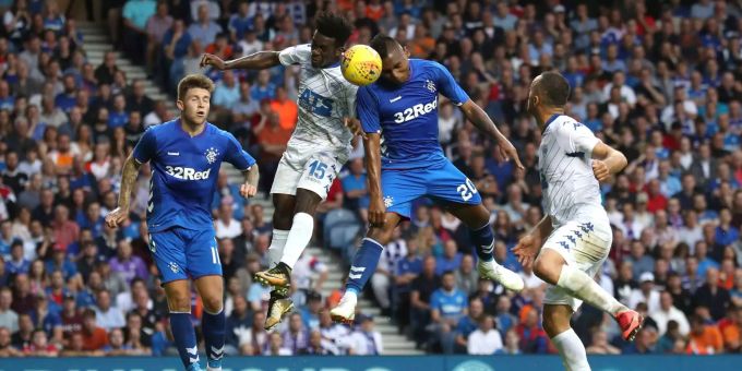 Lange Zeit schwergetan: die Glasgow Rangers in Blau kommen unter Coach Steven Gerrard zum ersten Pflichtspielsieg Lange Zeit schwergetan: die Glasgow Rangers in Blau kommen unter Coach Steven Gerrard zum ersten Pflichtspielsieg