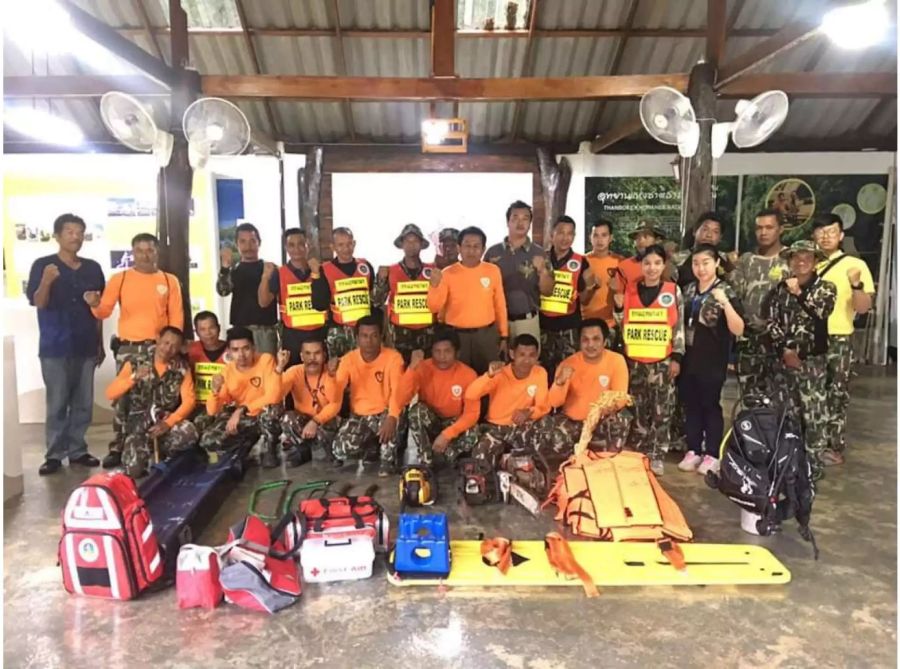 Der Rettungsdienst in der Region Krabi bereitet sich vor.