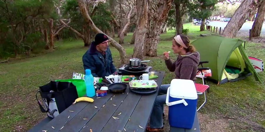 Kein Komfort: Daniela und Rick Rickenbach zelten auf einem Rastplatz in Ost-Australien.