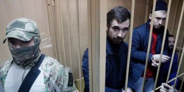 Ukrainische Seemänner sitzen in Haft.