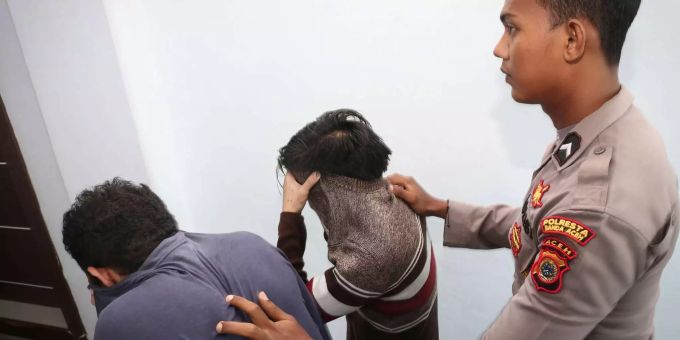 Die Behörden und Polizei gehen verstärkt gegen Homosexualität vor. Die Behörden und Polizei gehen verstärkt gegen Homosexualität vor.