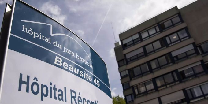 Aussicht auf das Spital des Berner Juras in Moutier im Mai 2017 - Keystone Aussicht auf das Spital des Berner Juras in Moutier im Mai 2017 - Keystone