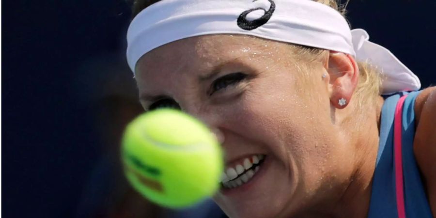 Timea Barcsinszky schlägt Aleksandra Krunick zu im US-Open.