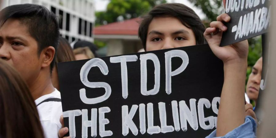 Philippinen protestieren gegen die Polizeigewalt im Drogenkrieg.